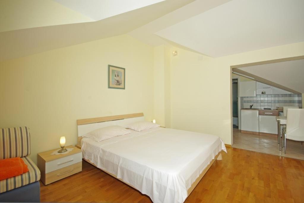 Apartments Villa Rose Sumartin Eksteriør bilde