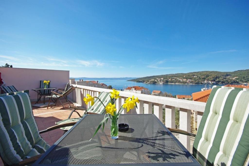 Apartments Villa Rose Sumartin Eksteriør bilde